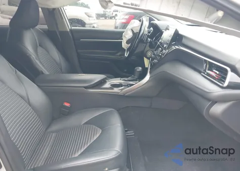 2021 Toyota Camry Se/Se Night Shade z USA, uszkodzony, nr VIN 4T1G11AK1MU495773